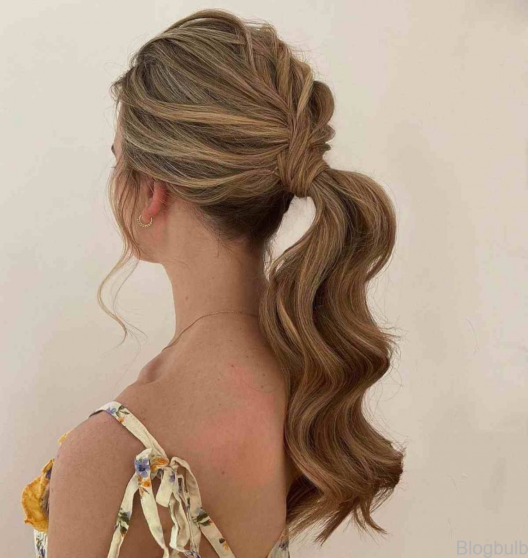 15 easy hairstyle ideas for women who are looking for casual updos 4 15 Easy Hairstyle Ideas For Women Who Are Looking For Casual Updos
