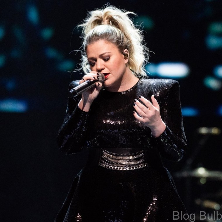  1 From Heartbreak to Self Love: Kelly Clarkson’s Inspiring Journey Through Music