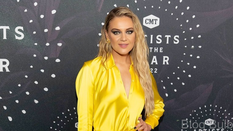 kelsea ballerini singing the journey from past to present with rolling up the welcome mat for good Kelsea Ballerini: Singing the Journey from Past to Present with Rolling Up the Welcome Mat (For Good)