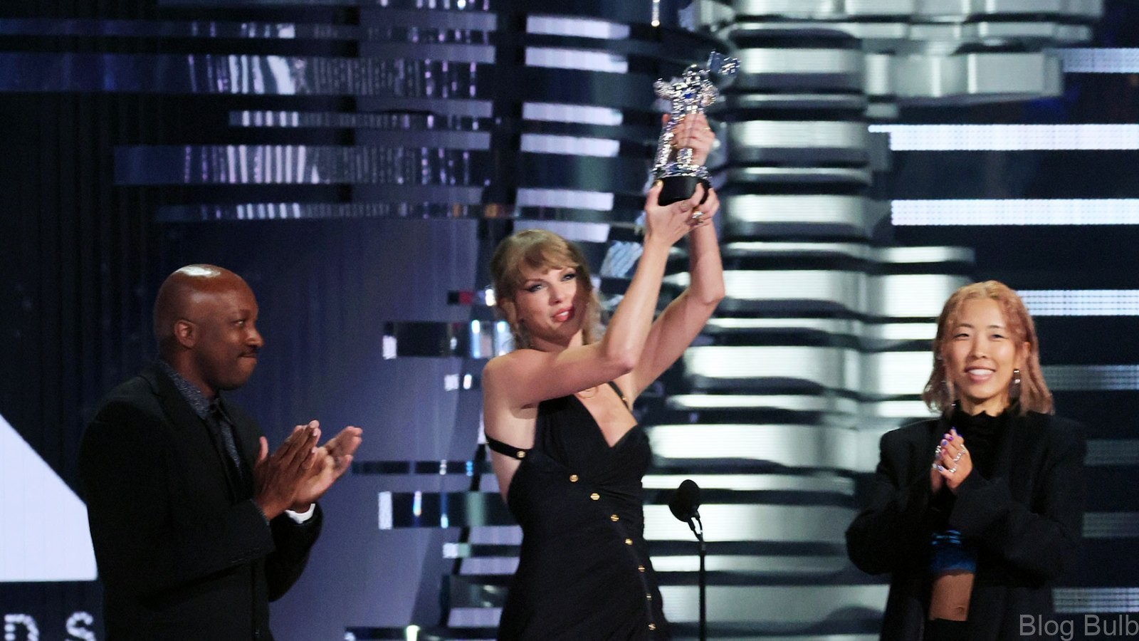 %name Taylor Swifts Unprecedented Reign at the MTV Video Music Awards