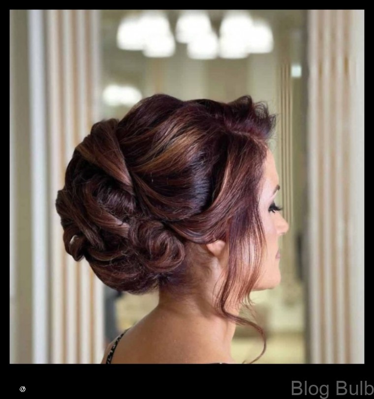 %name Round Faces and the Best Wedding Hairstyles for Them