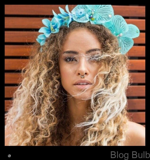 %name 5 Hawaiian Hairstyles That Will Make You Feel Like Youre on Vacation